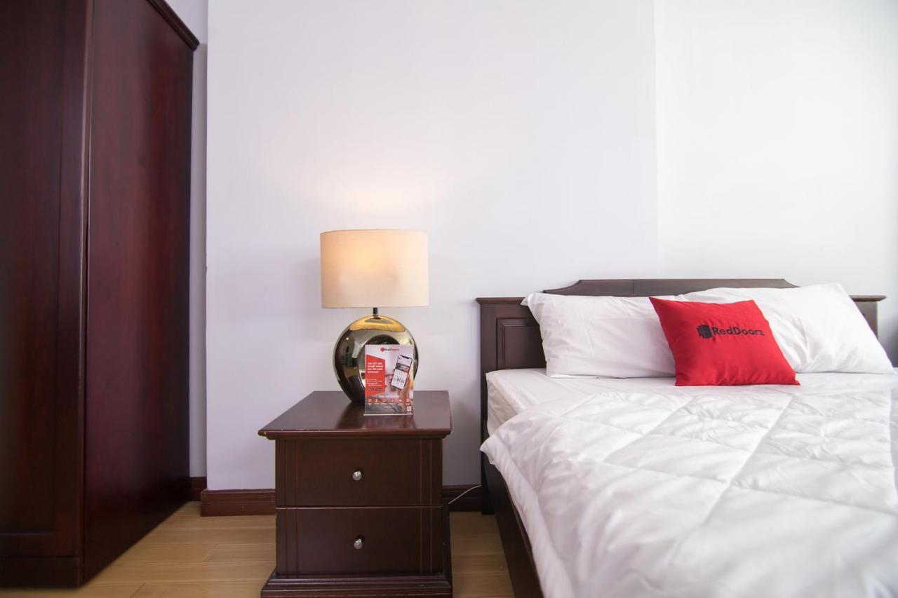 Reddoorz Near Hoa Lu Stadium Хошимин Экстерьер фото